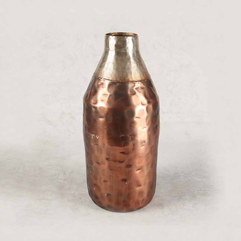 944883 Aluminium hammered Vase(L)