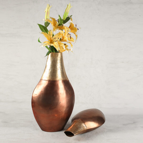 Aluminium eye bottle Vase